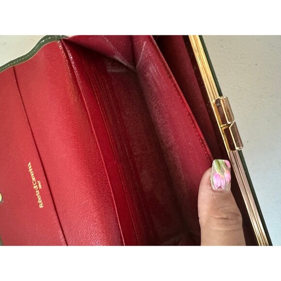 NWOT Roberta di Camerino Lulu Red Italian Leather Bi-Fold Snap Kiss Lock Wallet - Picture 5 of 7